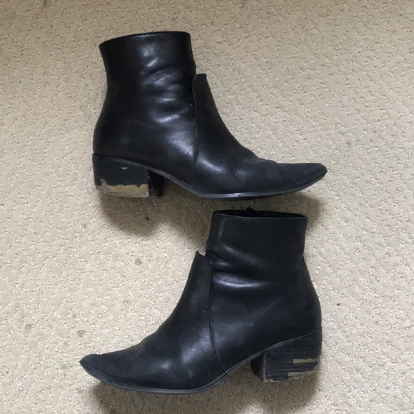 Used Tahari Raffi Boots - Picture 5 of 8